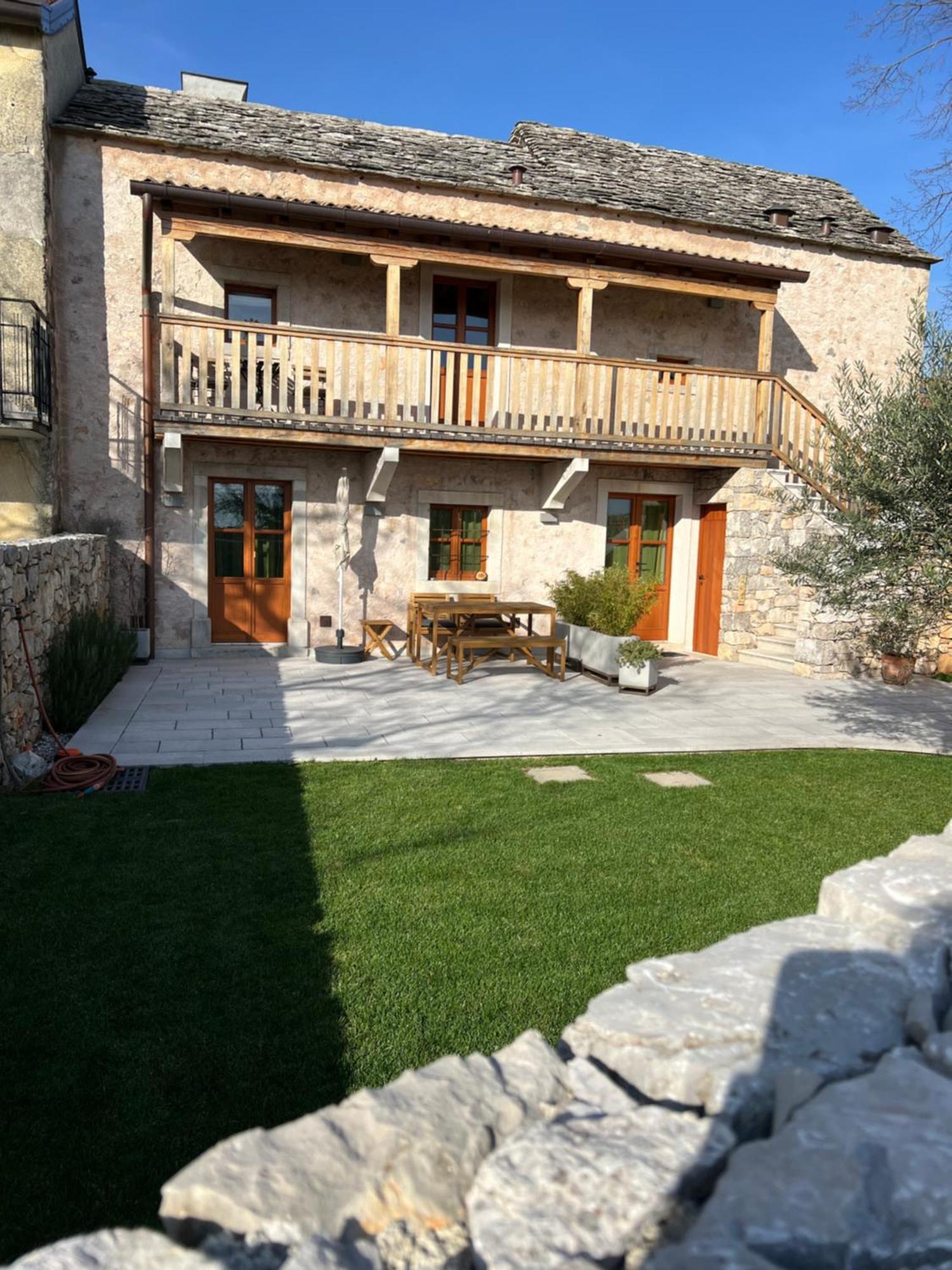 Appartamenti Minerva San Pelagio Exteriör bild